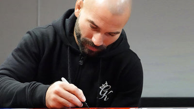 GK-ambassadeur Artem Lobov tekent bij UFC Moncton...