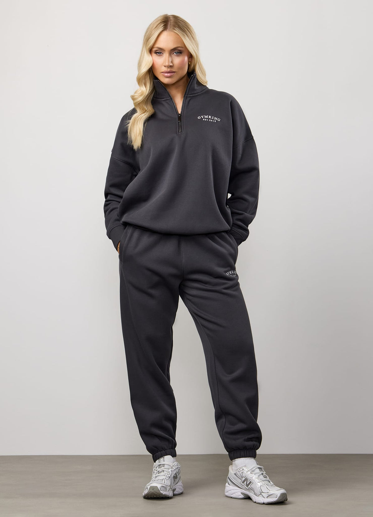 Gym King Compose Fleece Trainingspak met 1/4-ritssluiting en trechterhals - Dark Pewter