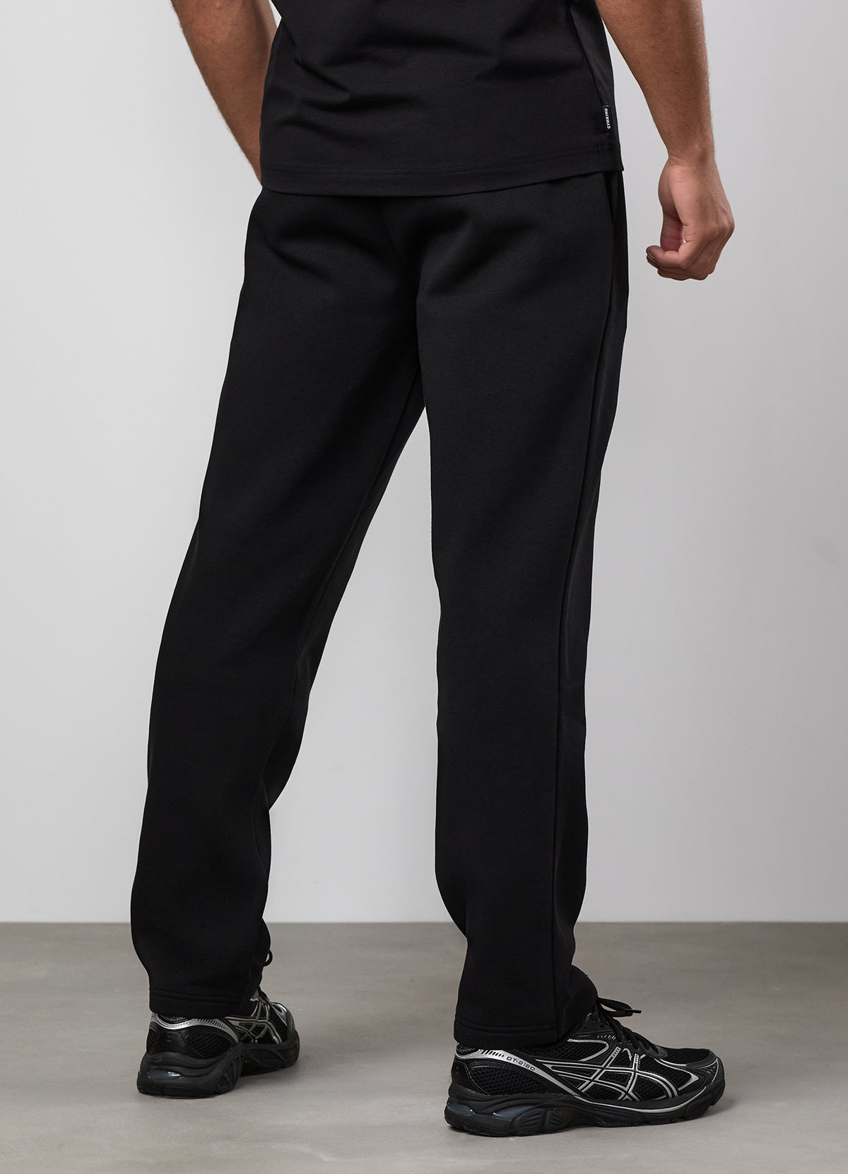 Gym King Fundamental Linear Straight Leg Jogger - Black/Black