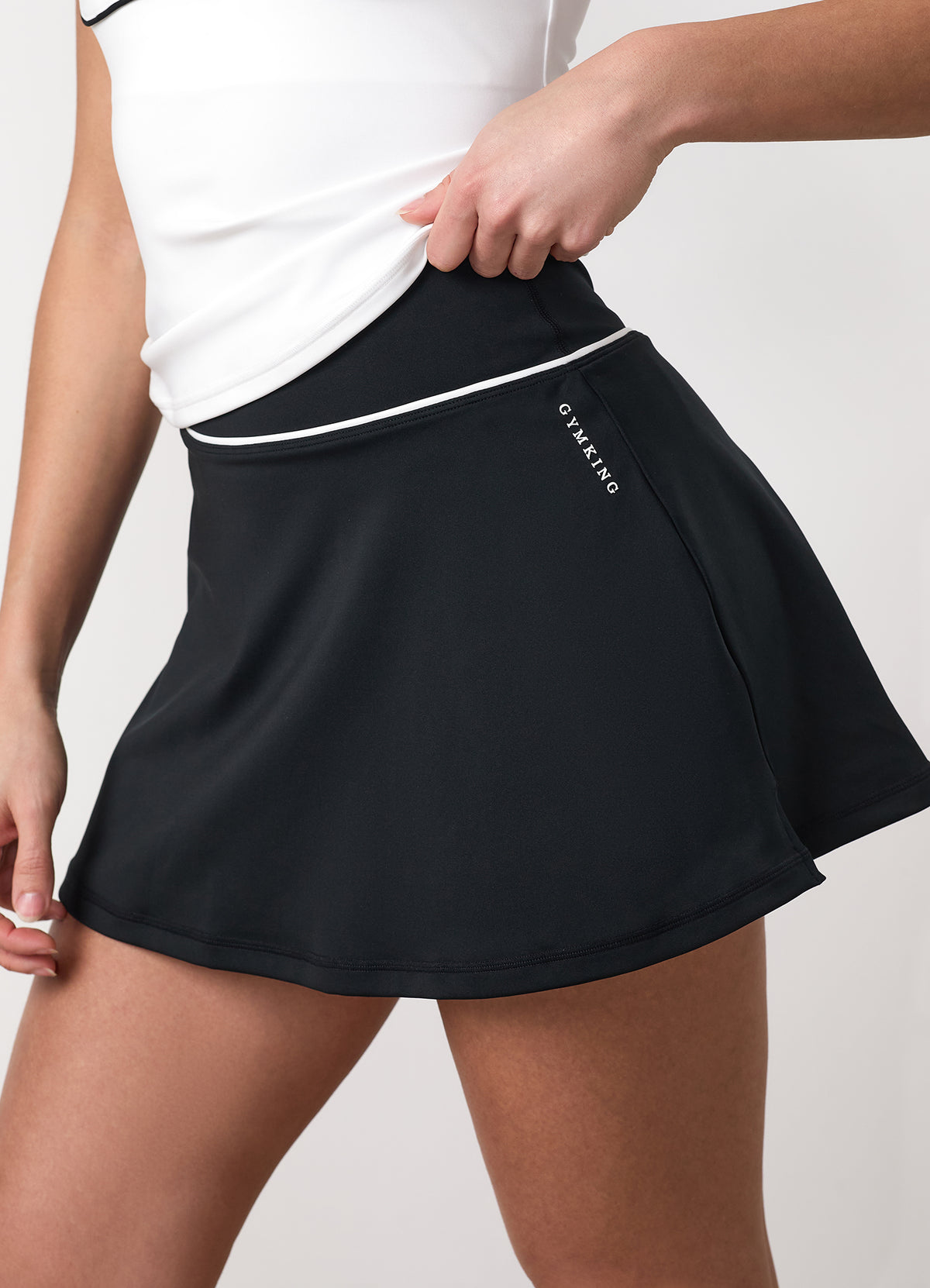 Gym King Knockout Piped Skort - Black