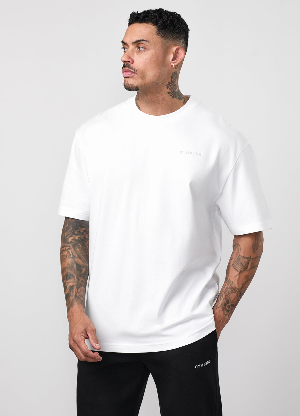 Gym King Linear Arch T-shirt - Wit / Lichtgrijs