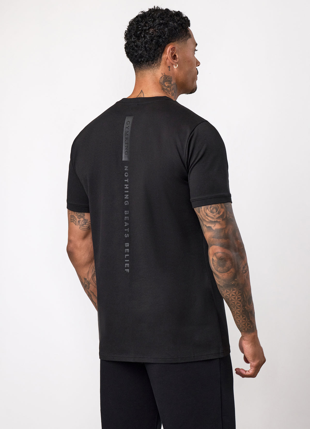 Gym King Nothing Beats Belief Muscle Fit T-shirt - Zwart/Zwart