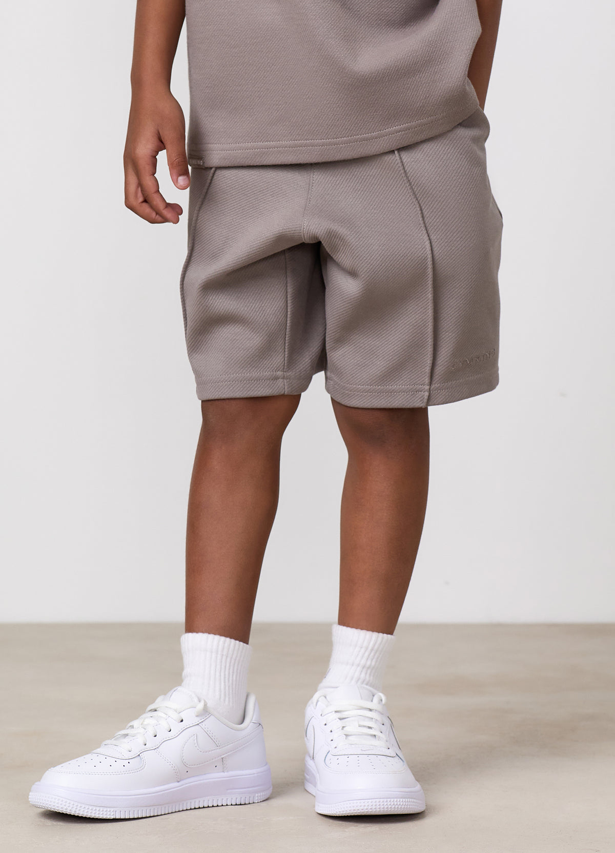 Gym King Older Kids Portals Texture Short - Clay Grey