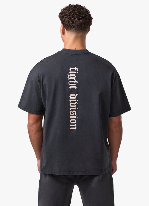 Gym King Fight Division T-shirt met gewassen gotische rugprint - Zwart