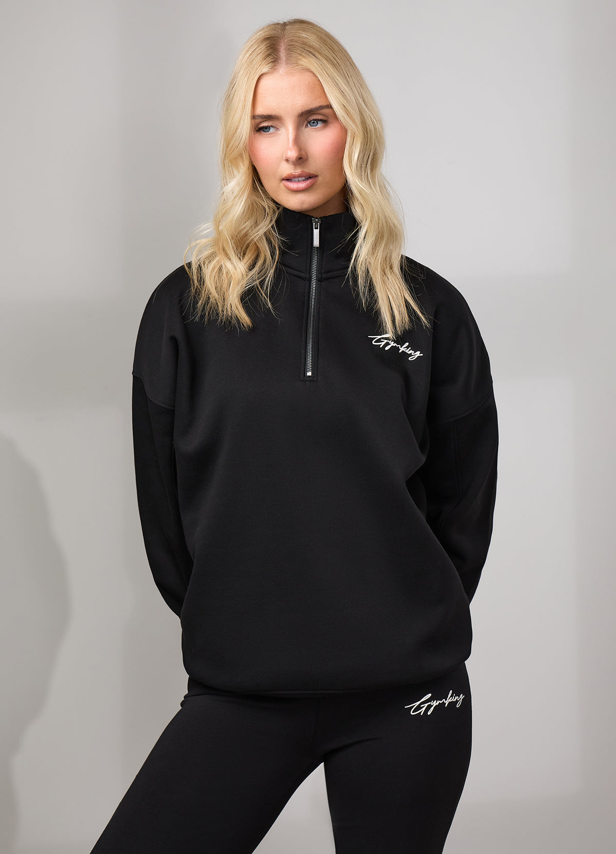 Gym King Script 1/4 Zip Fleece Funnel - Black/White