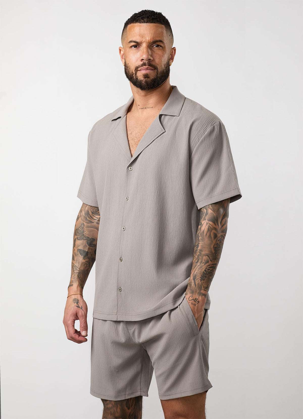 Gym King Signature Woven Shirt - Taupe
