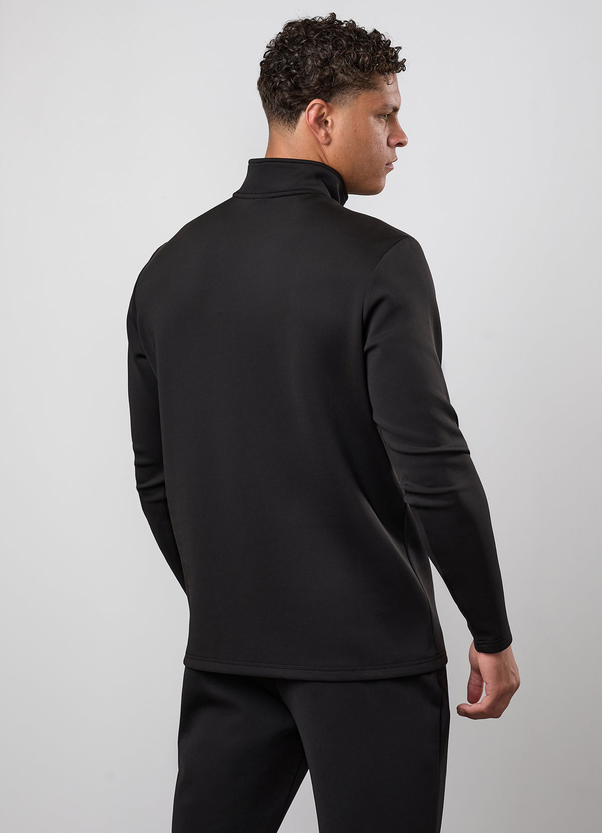 Gym King Victory 1/4 Zip Funnel - Black